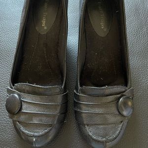 Bare traps pumps, used once. Size 6 great work shoes super comfortable!
